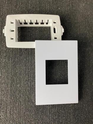 Imagem de Placa 2 Modulos Juntos Com Suporte 4X2 Recta Branco Gloss