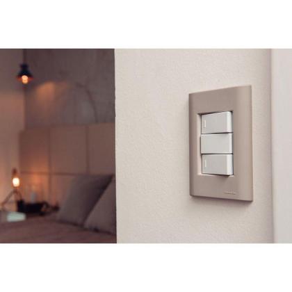 Imagem de Placa 3 Postos 4x2 Tramontina Giz Fendi Soft Touch Sem Suporte Tramontina