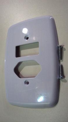 Imagem de Placa 4x2 1 Tecla + Tomada 2p+t Pluzie Ideale Bca Ref. 3242