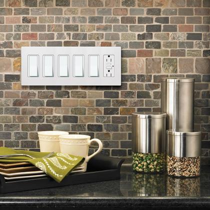 Imagem de Placa de cobertura do interruptor de luz Lutron Claro 6 Gang Almond