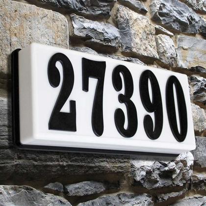 Imagem de Placa de endereço Qualarc Serrano de baixa tensão com números de 4 polegadas