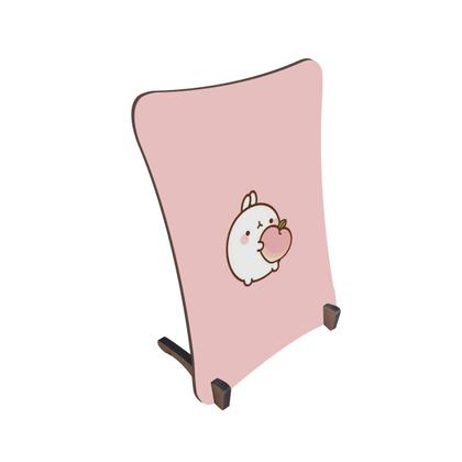 Imagem de Placa de Mesa Curvo Coelhinho fofo segurando pêssego rosa