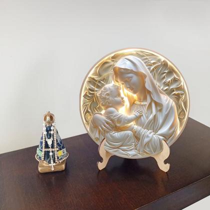 Imagem de Placas Religiosas com apoio de mesa Menino Jesus Sagrada Família Nossa Senhora Efeito 3D 20cm