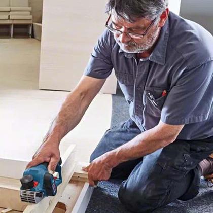 Imagem de Plaina 12V GHO 12V-20 s/ Bateria e Carregador BOSCH