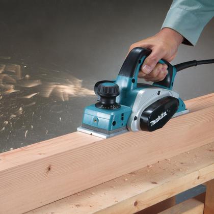 Imagem de Plaina Elétrica 3.1/4 620W Makita Kp0800 82Mm + Itens 110V