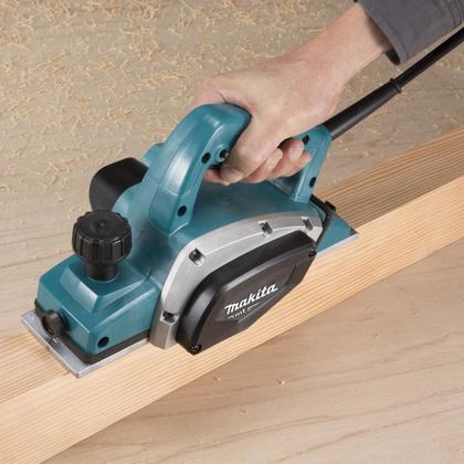 Imagem de Plaina Elétrica 3.1/4" 82 MM 500W 127V - Makita M1902B