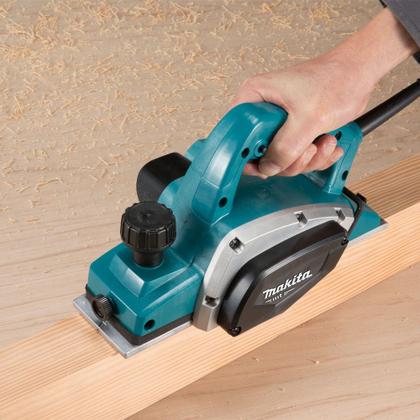 Imagem de Plaina elétrica 500 watts corte por passada de até 1,0 mm - M1902B - Makita