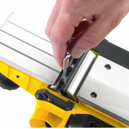 Imagem de Plaina Elétrica 750w Corte De Até 2 Mm Stpp7502 Stanley 220v