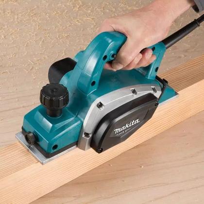 Imagem de Plaina elétrica 82 mm 580w m1902b  makita