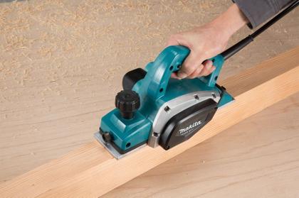 Imagem de Plaina Elétrica Profissional Makita 82MM 500W M1902B