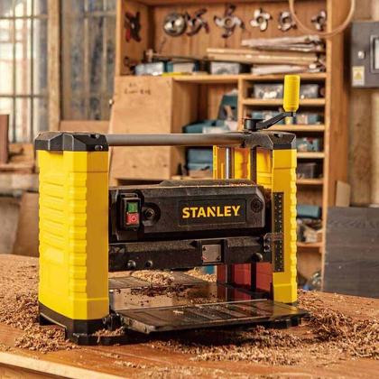 Imagem de Plaina Elétrica Stanley, Modelo Stp18, Cortes De Alta Qualid