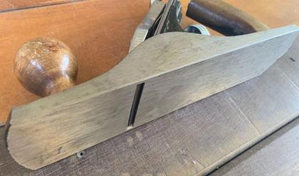 Imagem de Plaina Manual de Aço Profissional Cabo De Madeira Número 4 - Lotus