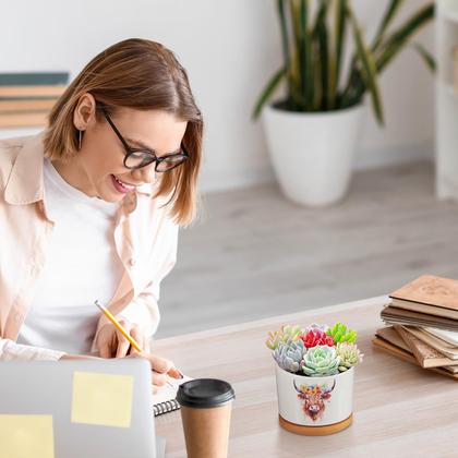 Imagem de Plantadores de vacas cerâmicos das terras altas da Jingmore com bandejas de bambu