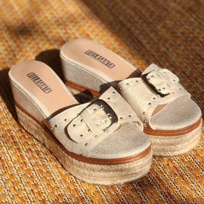 Imagem de Plataforma Tamanco Flatform com Tachinhas Cores Salto Médio