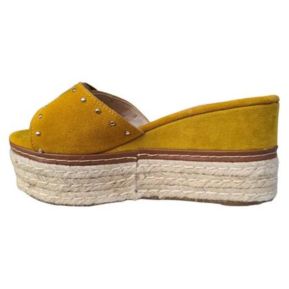 Imagem de Plataforma Tamanco Flatform com Tachinhas Cores Salto Médio