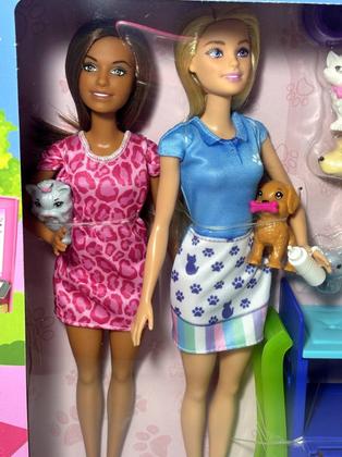 Imagem de Playset Grande Conjunto Creche Para Animais De Estimação Com Boneca Menina Barbie Profissões Cuidadora E Acessórios De Pet Shop Mini Animal Mattel