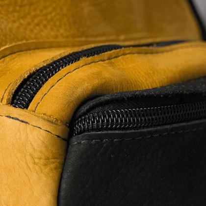 Imagem de Pochete Tiracolo em Couro Castor Claro com Preto