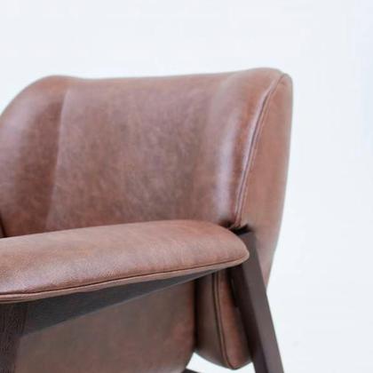 Imagem de Poltrona Frattini Base Mel em material ecológico ou Natural e Tecido Várias Cores - Datelli Design