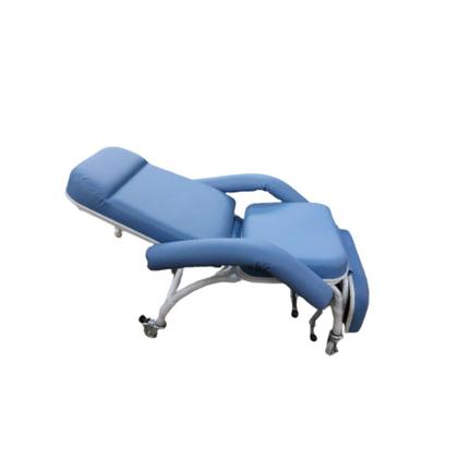 Poltrona Hospitalar Descanso Reclinável Com Perneira Independente e Rodízios Azul Céu - Metal Solution Imagem de Poltrona Hospitalar Descanso Reclinável Com Perneira Independente e Rodízios Azul Céu