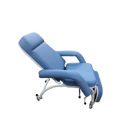 Poltrona Hospitalar Descanso Reclinável Com Perneira Independente e Rodízios Azul Céu - Metal Solution Imagem de Poltrona Hospitalar Descanso Reclinável Com Perneira Independente e Rodízios Azul Céu