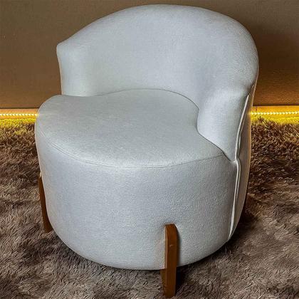 Imagem de Poltrona Orgânica Pé de Madeira para Sala Confortável e Reforçada Bouclé
