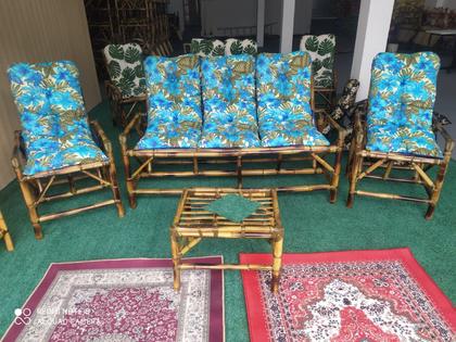 Imagem de Poltronas de Bambu 5 Lugares conjunto completo Com Almofadas E Mesa De Centro poltronas sofá de bambu entrega rápida
