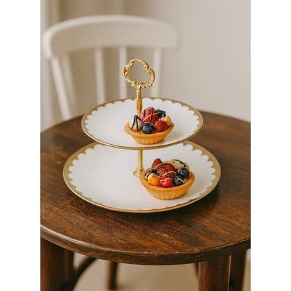 Imagem de Porta Doces de Porcelana 2 Andares Egg Branco e Dourado 19/27 x 24 cm Wolff