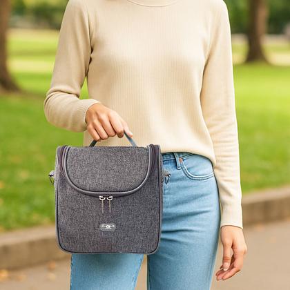 Imagem de Porta Mamadeira Térmico Cinza Para Até 5 Mamadeiras Frasqueira Bebê Compacta 4L Passeio Maternidade Luxo Térmica Reforçada Isolamento PVC