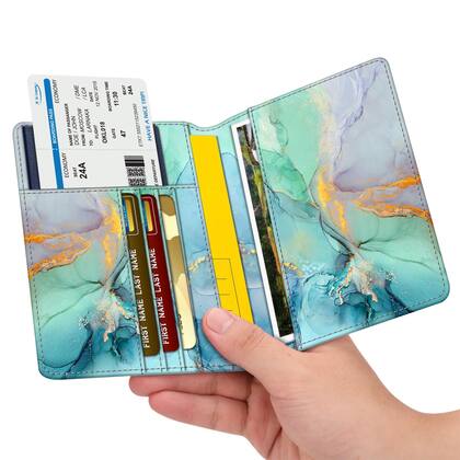 Imagem de Porta-passaporte Fintie, carteira de viagem fina, capa de cartão com bloqueio de RFID, capa protetora de passaporte essencial com compartimentos para cartões de crédito para mulheres/homens, mármore esmeralda