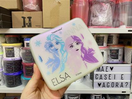 Imagem de Porta sanduíche infantil  quadrado princesa fozen da tupperware 