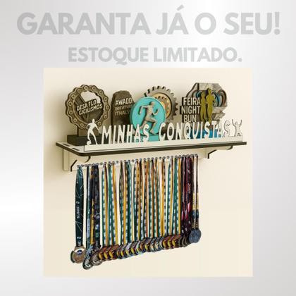 Imagem de Porta Trofeus E Medalhas Personalizado Futebol Masculino Branco