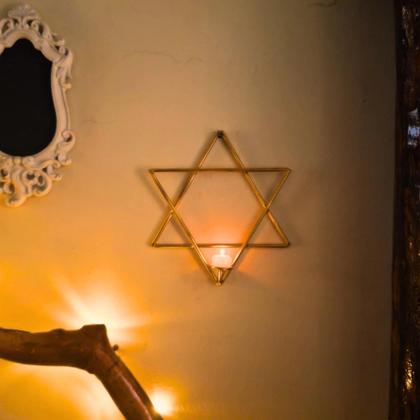 Imagem de Porta Velas de Parede Estrela de Davi Dourado Artesanal Feito em Ferro