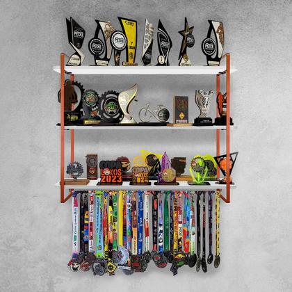 Imagem de Prateleira Para Troféus com Suporte para Medalhas Elite