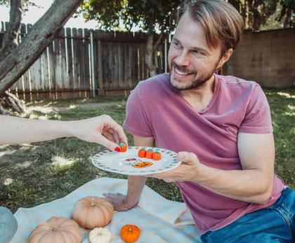 Imagem de Prato de jantar Silver Buffalo Sanrio Hello Kitty Pumpkin 20cm