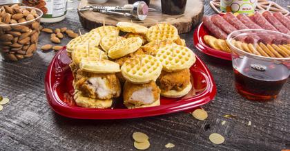 Imagem de Pratos de plástico SOLO Cup Company Red Party 25 cm 120 unidades