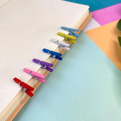 Imagem de Prendedor Mini Pregador Madeira 2,5 cm Colorido c/ 100 Unidades
