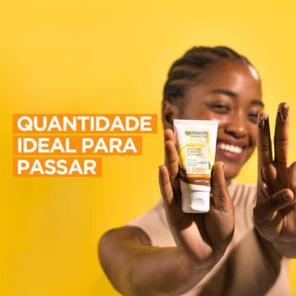 Imagem de Protetor Solar Hidratante Facial com Vitamina C Garnier Skin FPS 50