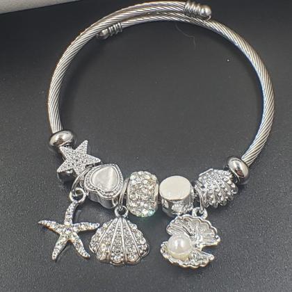 Imagem de Pulseira Bracelete Feminino Prateado Aço Inox Antialérgico Com Berloques Vários Modelos