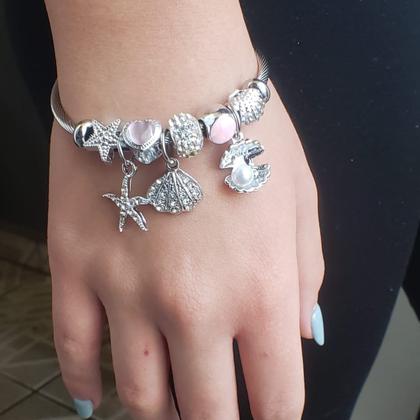 Imagem de Pulseira Bracelete Feminino Prateado Aço Inox Antialérgico Com Berloques Vários Modelos