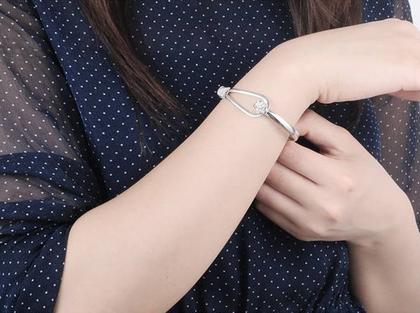 Imagem de Pulseira Feminina Bracelete Prata Folheado Com Pedras Strass