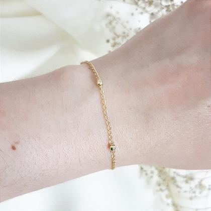 Imagem de Pulseira Feminina de Corrente Gourmet com 5 Bolinhas Pequenas - Banhada a Ouro 18k
