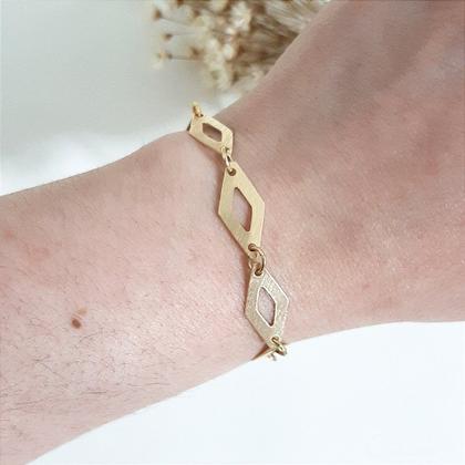Imagem de Pulseira Feminina de Losangos Vazados Banhada a Ouro 18k