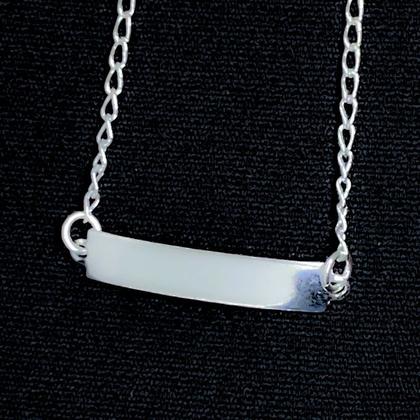 Imagem de Pulseira Infantil em Prata 925 com placa coração vazado, antialérgica e delicada