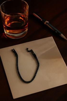 Imagem de Pulseira Riviera Masculina Aço Inox e zirconia preta comprimento 21 cm