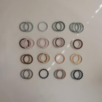 Imagem de Pulseira Teether Mushie Flower, pacote com 3 unidades, tomilho seco natural