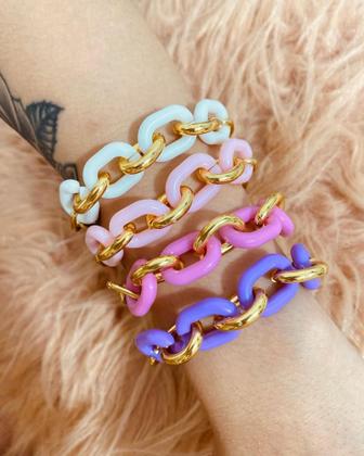 Imagem de Pulseiras coloridas Tons pastéis pulseiras de acrílico detalhes em dourado