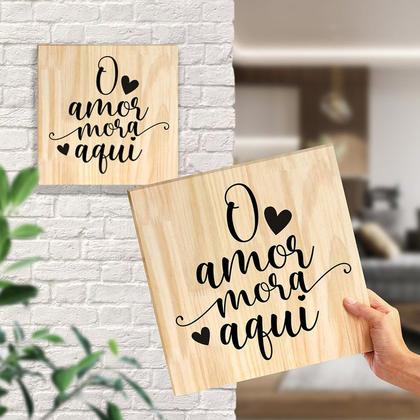 Imagem de Quadro de Pinus Decorativo Frase de Amor 30x30