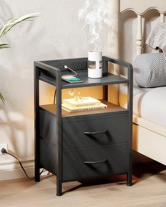 Imagem de Quarto com carregador de cabeceira Lazzanto Night Stand  mesa de cabeceira com estação de carregamento e faixa de luz LED, mesa de cabeceira com prateleira de armazenamento e 2 gavetas de tecido, mesa final Morden com portas U-S-B e tomadas AC
