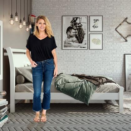 Imagem de Quarto com Guarda-roupa Casal 2 Portas 2 Gavetas, Cômoda 2 Portas 7 Gavetas e Cama Reali