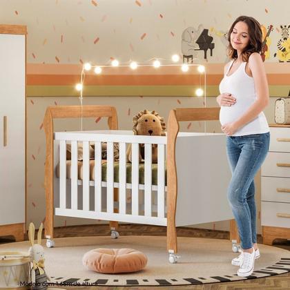 Imagem de Quarto de Bebê Berço Mini Cama, Cômoda Porta 4 Gavetas Life e Roupeiro Flocos 3 Portas 2 Gavetas